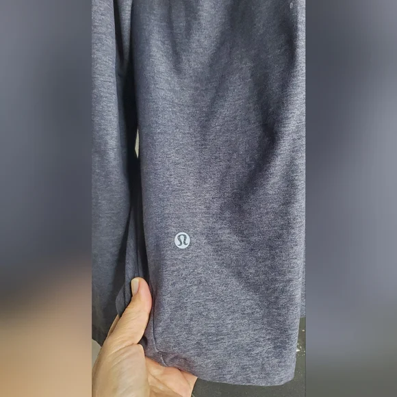 Lululemon Size XL/TG Black/grey JacketTech Half Zip -